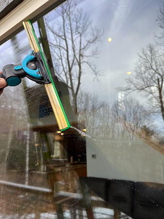 Signs your homes windows need professional cleaning this season